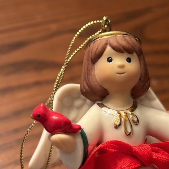 NWOT! Lenox for the Holidays Christmas angel holding cardinal - Picture 5 of 8